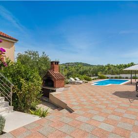 6 bedroom villa with pool in Milna, Brac Island sleeps 11